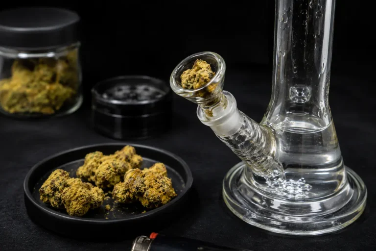 Best way to smoke Sun Rocks using a glass water pipe with small prepared pieces
